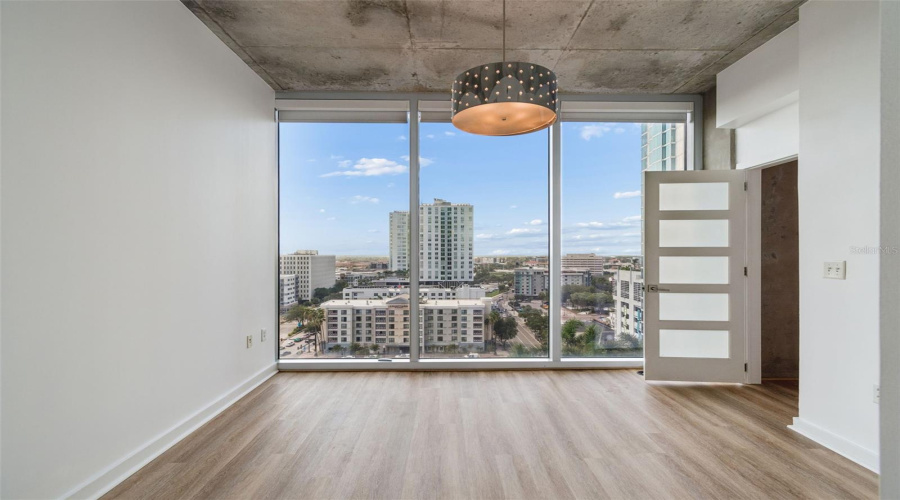 Tampa, Florida 33602, 1 Bedroom Bedrooms, ,1 Bathroombathrooms,Residential,For Sale,Ashley,0,Mfrtb8531914
