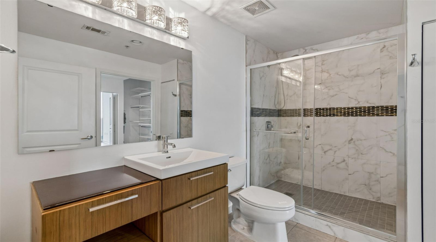 Tampa, Florida 33602, 1 Bedroom Bedrooms, ,1 Bathroombathrooms,Residential,For Sale,Ashley,0,Mfrtb8531914