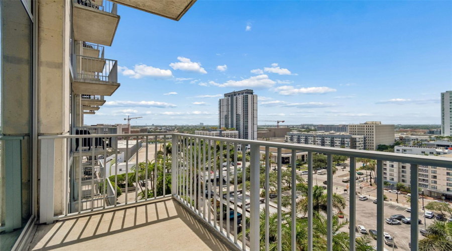 Tampa, Florida 33602, 1 Bedroom Bedrooms, ,1 Bathroombathrooms,Residential,For Sale,Ashley,0,Mfrtb8531914