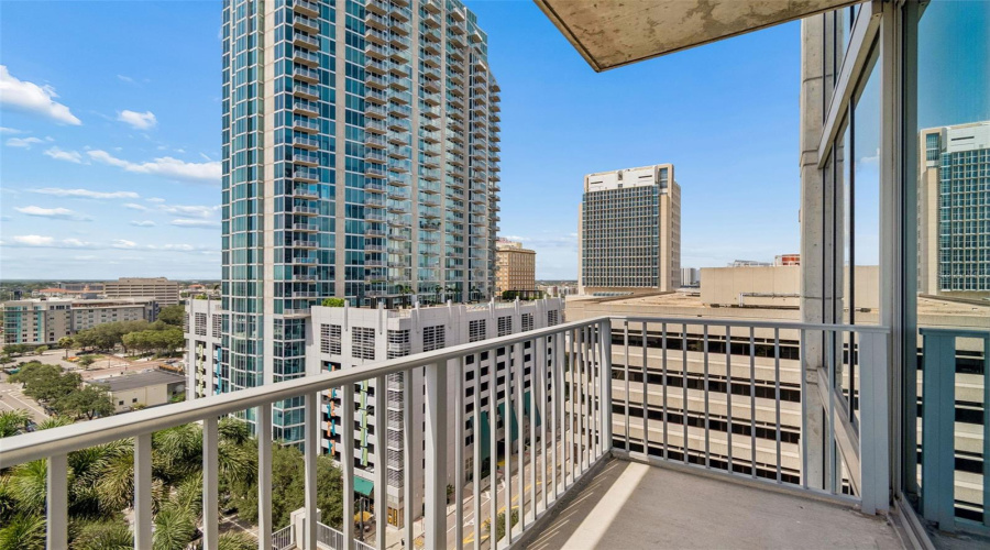Tampa, Florida 33602, 1 Bedroom Bedrooms, ,1 Bathroombathrooms,Residential,For Sale,Ashley,0,Mfrtb8531914