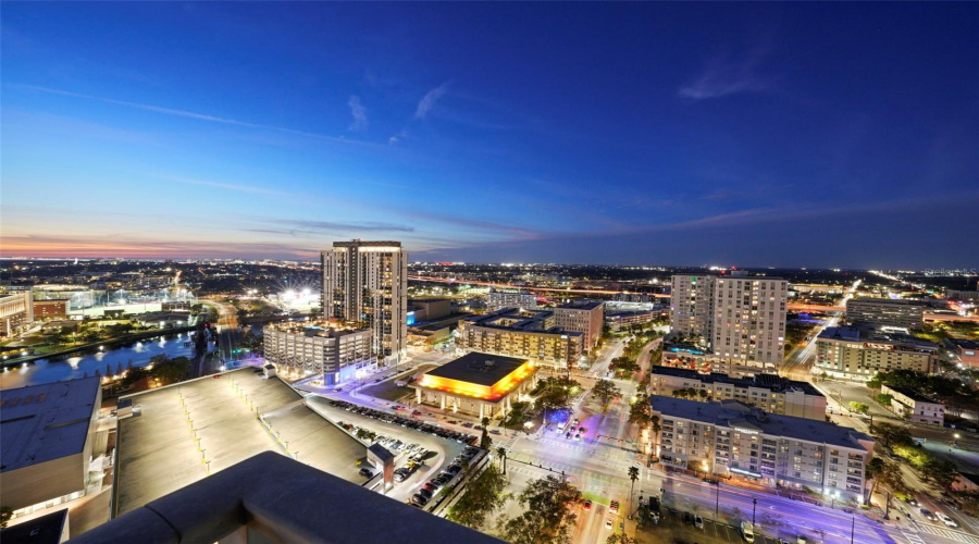 Tampa, Florida 33602, 1 Bedroom Bedrooms, ,1 Bathroombathrooms,Residential,For Sale,Ashley,0,Mfrtb8531914