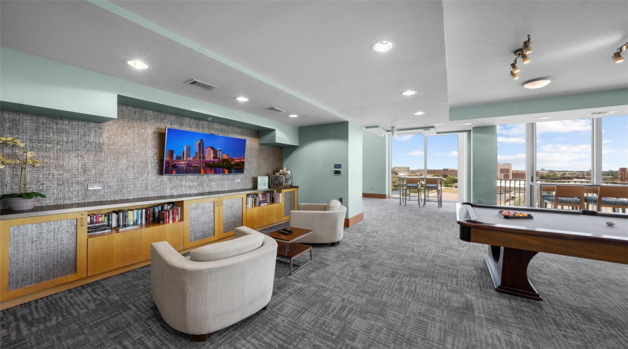 Tampa, Florida 33602, 1 Bedroom Bedrooms, ,1 Bathroombathrooms,Residential,For Sale,Ashley,0,Mfrtb8531914