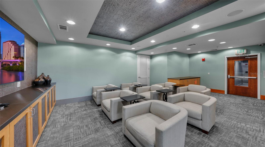 Tampa, Florida 33602, 1 Bedroom Bedrooms, ,1 Bathroombathrooms,Residential,For Sale,Ashley,0,Mfrtb8531914