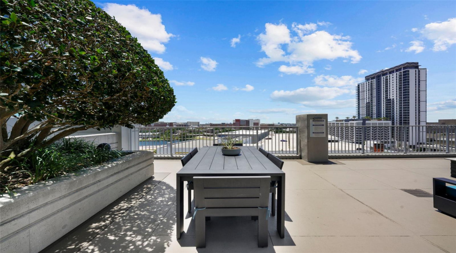Tampa, Florida 33602, 1 Bedroom Bedrooms, ,1 Bathroombathrooms,Residential,For Sale,Ashley,0,Mfrtb8531914