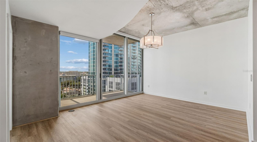 Tampa, Florida 33602, 1 Bedroom Bedrooms, ,1 Bathroombathrooms,Residential,For Sale,Ashley,0,Mfrtb8531914