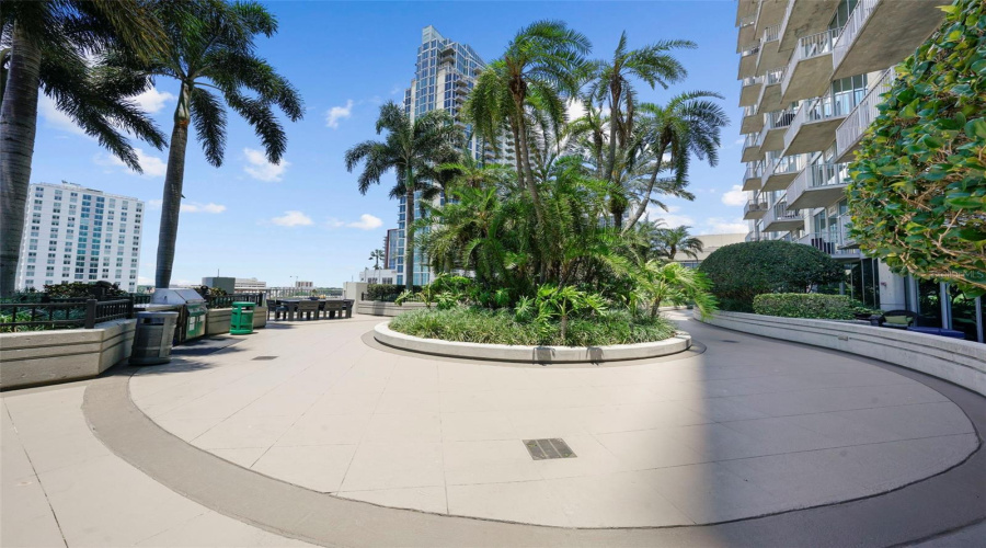 Tampa, Florida 33602, 1 Bedroom Bedrooms, ,1 Bathroombathrooms,Residential,For Sale,Ashley,0,Mfrtb8531914