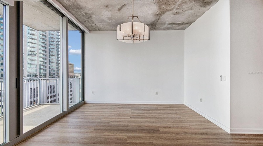 Tampa, Florida 33602, 1 Bedroom Bedrooms, ,1 Bathroombathrooms,Residential,For Sale,Ashley,0,Mfrtb8531914