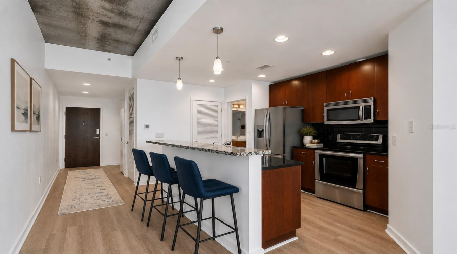 Tampa, Florida 33602, 1 Bedroom Bedrooms, ,1 Bathroombathrooms,Residential,For Sale,Ashley,0,Mfrtb8531914
