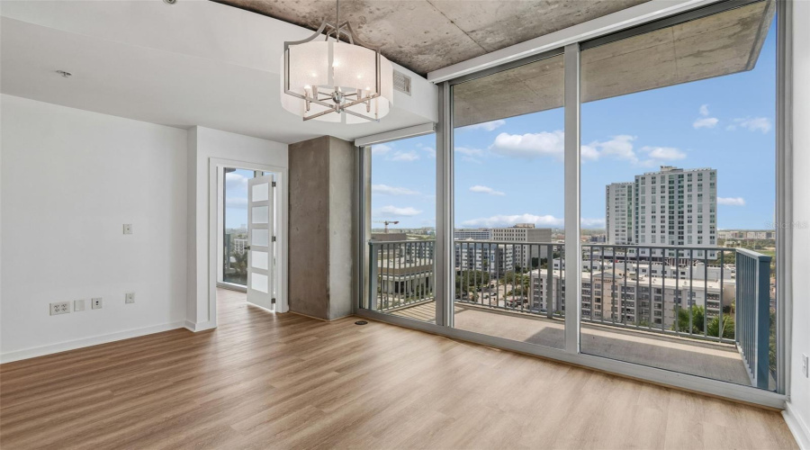 Tampa, Florida 33602, 1 Bedroom Bedrooms, ,1 Bathroombathrooms,Residential,For Sale,Ashley,0,Mfrtb8531914