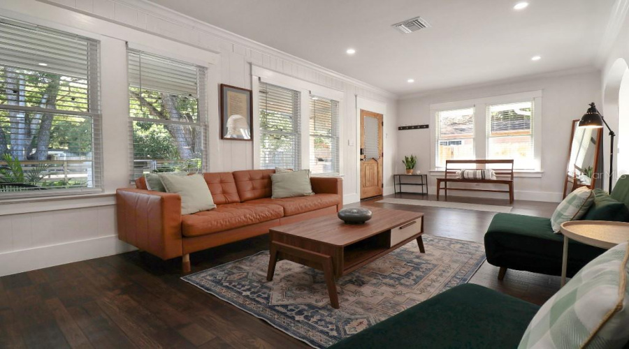 Tampa, Florida 33612, 3 Bedroom Bedrooms, ,2 Bathroombathrooms,Residential,For Sale,18Th,0,Mfrtb8498679