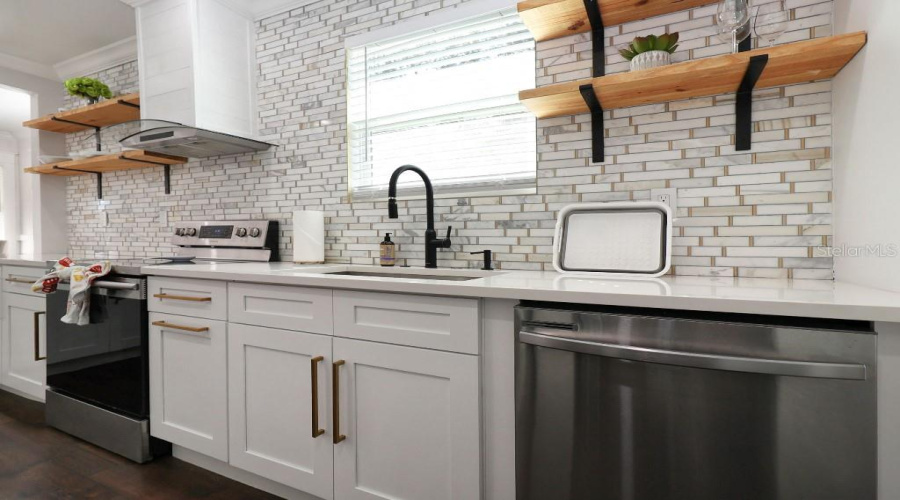 Tampa, Florida 33612, 3 Bedroom Bedrooms, ,2 Bathroombathrooms,Residential,For Sale,18Th,0,Mfrtb8498679