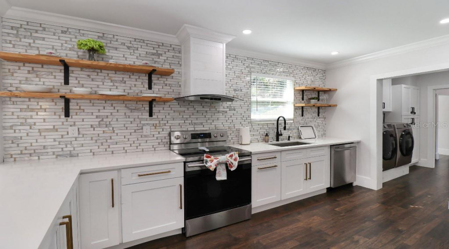 Tampa, Florida 33612, 3 Bedroom Bedrooms, ,2 Bathroombathrooms,Residential,For Sale,18Th,0,Mfrtb8498679