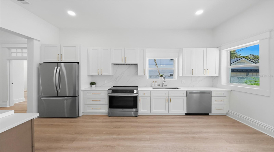 Tampa, Florida 33602, 4 Bedroom Bedrooms, ,3 Bathroombathrooms,Residential,For Sale,Frances,0,Mfrtb8542159