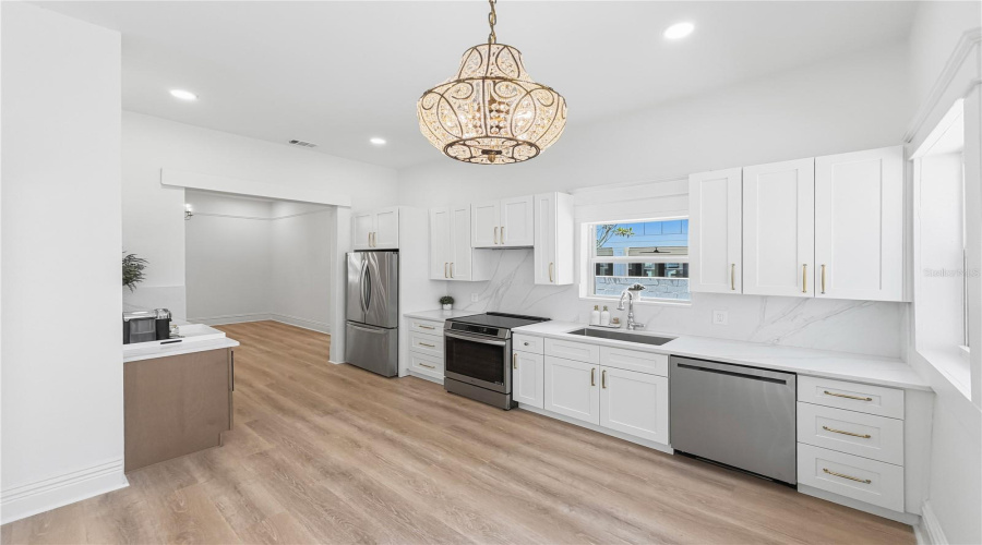 Tampa, Florida 33602, 4 Bedroom Bedrooms, ,3 Bathroombathrooms,Residential,For Sale,Frances,0,Mfrtb8542159