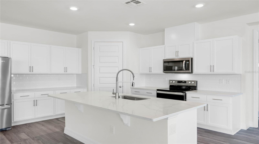 Winter Haven, Florida 33884, 4 Bedroom Bedrooms, ,3 Bathroombathrooms,Residential,For Sale,Hummingbird,0,Mfro6406366