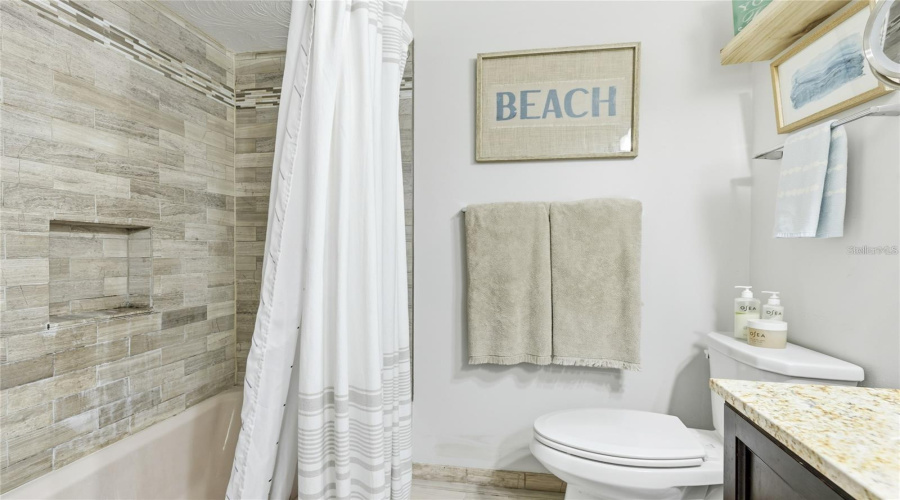 Bradenton, Florida 34210, 2 Bedroom Bedrooms, ,2 Bathroombathrooms,Residential,For Sale,43Rd,0,Mfra4704041