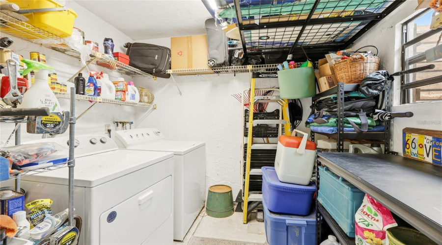 Bradenton, Florida 34210, 2 Bedroom Bedrooms, ,2 Bathroombathrooms,Residential,For Sale,43Rd,0,Mfra4704041