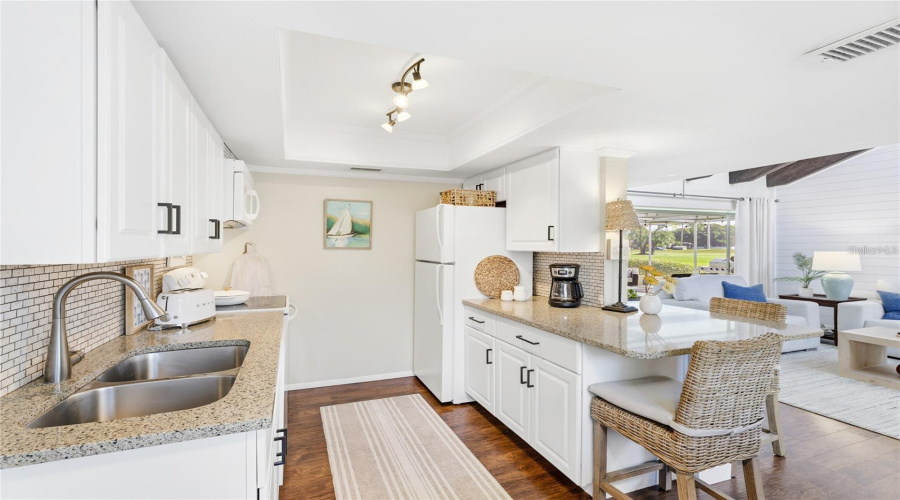 Bradenton, Florida 34210, 2 Bedroom Bedrooms, ,2 Bathroombathrooms,Residential,For Sale,43Rd,0,Mfra4704041