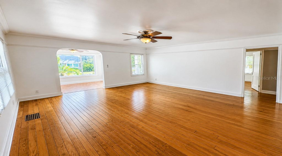 St Petersburg, Florida 33713, 4 Bedroom Bedrooms, ,2 Bathroombathrooms,Residential,For Sale,20Th,0,Mfrtb8531126