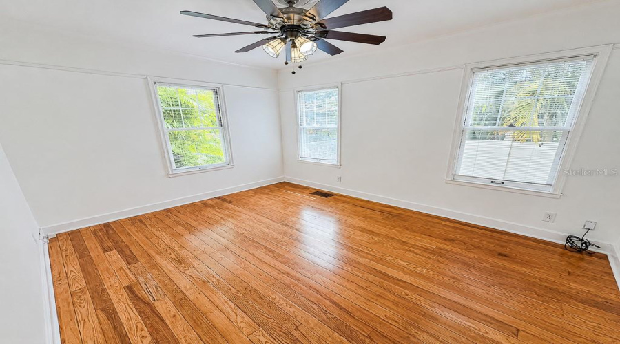 St Petersburg, Florida 33713, 4 Bedroom Bedrooms, ,2 Bathroombathrooms,Residential,For Sale,20Th,0,Mfrtb8531126