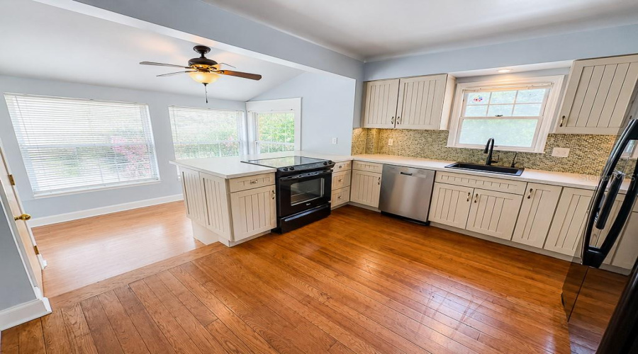 St Petersburg, Florida 33713, 4 Bedroom Bedrooms, ,2 Bathroombathrooms,Residential,For Sale,20Th,0,Mfrtb8531126