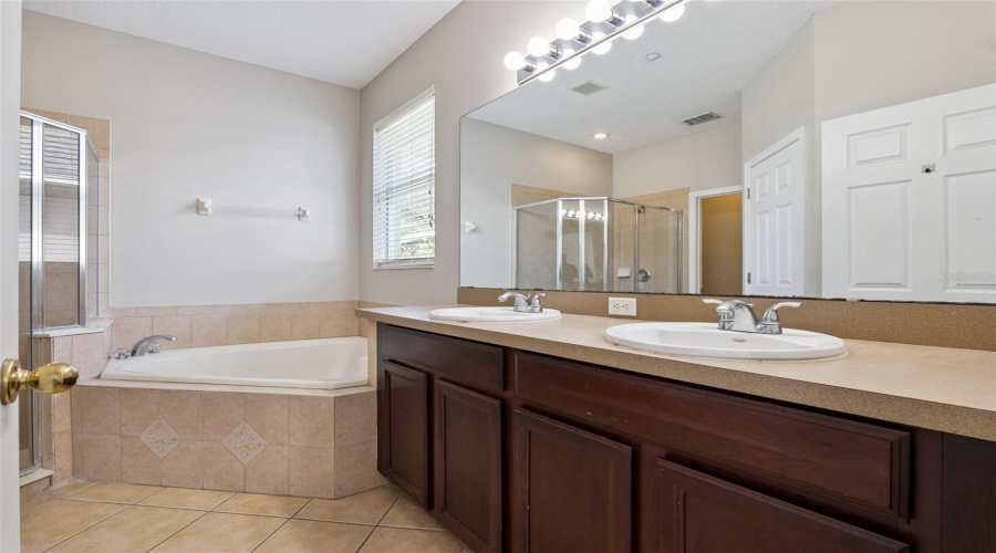 Orlando, Florida 32827, 3 Bedroom Bedrooms, ,2 Bathroombathrooms,Residential,For Sale,Cypress Vine,0,Mfrs5156355