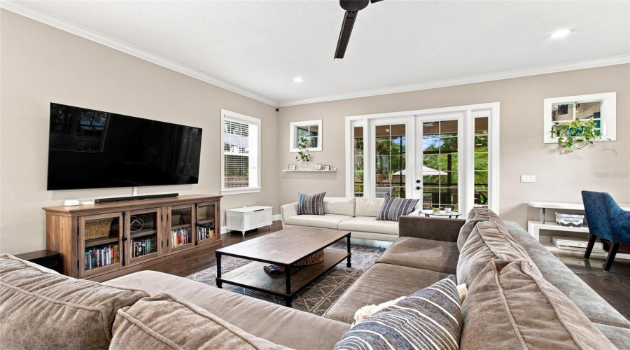 Tampa, Florida 33611, 4 Bedroom Bedrooms, ,2 Bathroombathrooms,Residential,For Sale,4Th,0,Mfrtb8541735