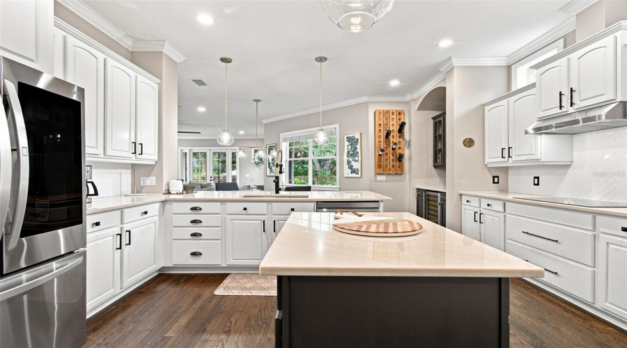 Tampa, Florida 33611, 4 Bedroom Bedrooms, ,2 Bathroombathrooms,Residential,For Sale,4Th,0,Mfrtb8541735