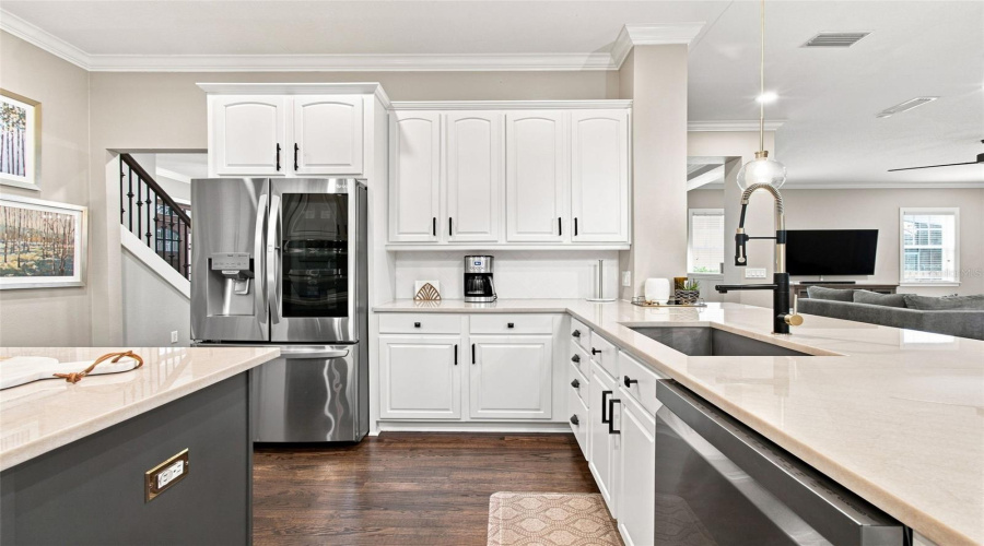 Tampa, Florida 33611, 4 Bedroom Bedrooms, ,2 Bathroombathrooms,Residential,For Sale,4Th,0,Mfrtb8541735
