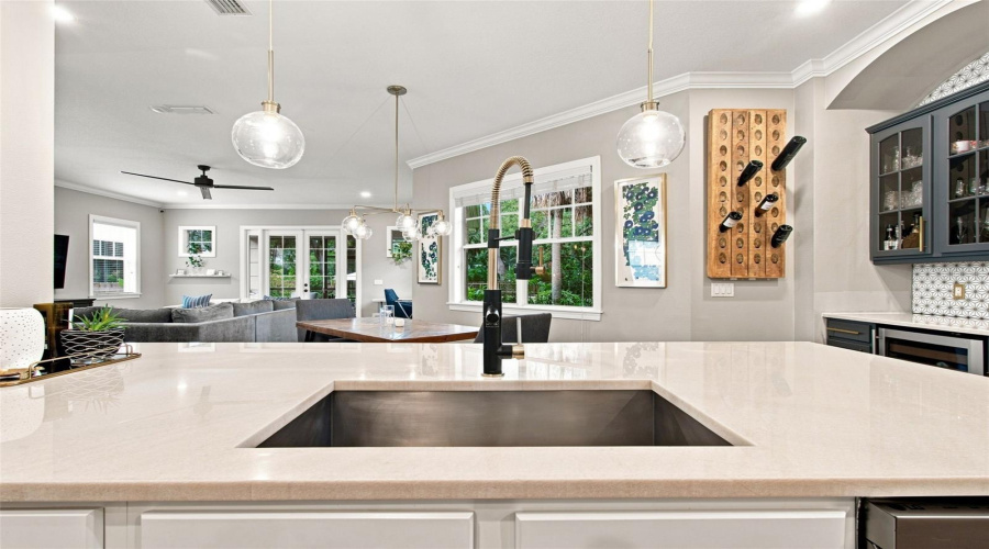 Tampa, Florida 33611, 4 Bedroom Bedrooms, ,2 Bathroombathrooms,Residential,For Sale,4Th,0,Mfrtb8541735