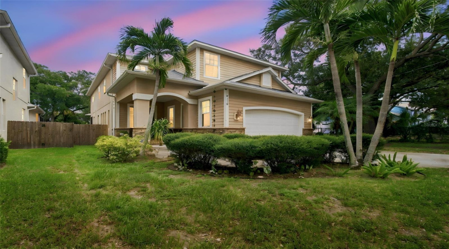 Tampa, Florida 33611, 4 Bedroom Bedrooms, ,2 Bathroombathrooms,Residential,For Sale,4Th,0,Mfrtb8541735