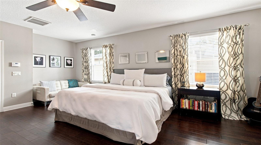 Tampa, Florida 33611, 4 Bedroom Bedrooms, ,2 Bathroombathrooms,Residential,For Sale,4Th,0,Mfrtb8541735
