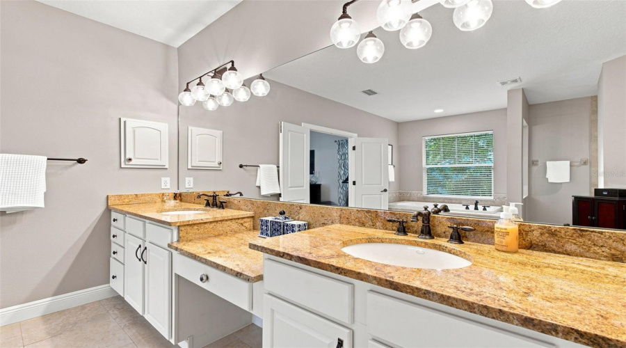 Tampa, Florida 33611, 4 Bedroom Bedrooms, ,2 Bathroombathrooms,Residential,For Sale,4Th,0,Mfrtb8541735