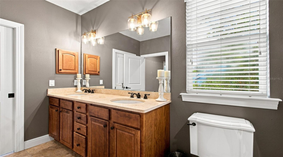 Tampa, Florida 33611, 4 Bedroom Bedrooms, ,2 Bathroombathrooms,Residential,For Sale,4Th,0,Mfrtb8541735