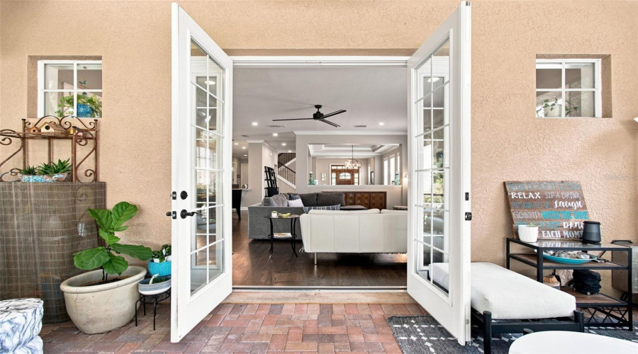 Tampa, Florida 33611, 4 Bedroom Bedrooms, ,2 Bathroombathrooms,Residential,For Sale,4Th,0,Mfrtb8541735