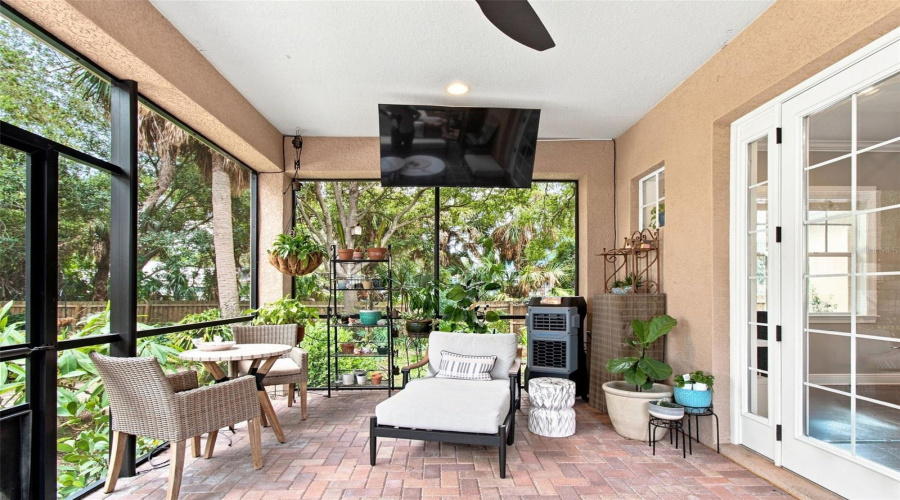 Tampa, Florida 33611, 4 Bedroom Bedrooms, ,2 Bathroombathrooms,Residential,For Sale,4Th,0,Mfrtb8541735