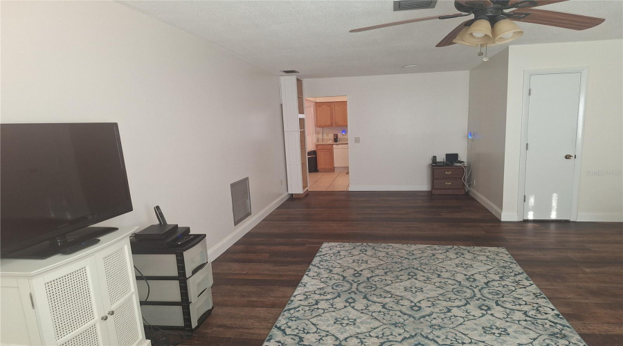 Pinellas Park, Florida 33781, 2 Bedroom Bedrooms, ,2 Bathroombathrooms,Residential,For Sale,Austin,0,Mfrtb8542868
