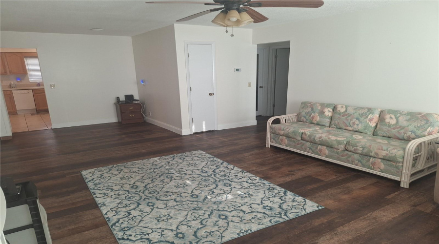 Pinellas Park, Florida 33781, 2 Bedroom Bedrooms, ,2 Bathroombathrooms,Residential,For Sale,Austin,0,Mfrtb8542868