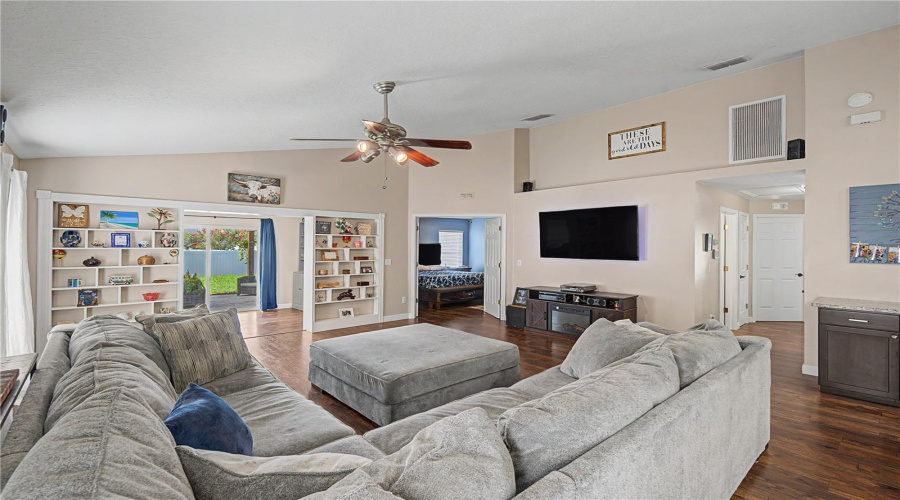Lutz, Florida 33559, 3 Bedroom Bedrooms, ,2 Bathroombathrooms,Residential,For Sale,Mistwood,0,Mfrtb8528543