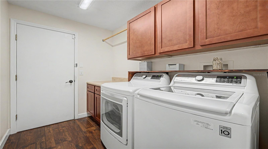 Lutz, Florida 33559, 3 Bedroom Bedrooms, ,2 Bathroombathrooms,Residential,For Sale,Mistwood,0,Mfrtb8528543