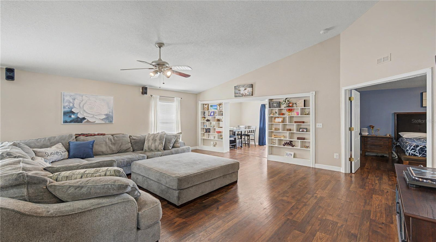 Lutz, Florida 33559, 3 Bedroom Bedrooms, ,2 Bathroombathrooms,Residential,For Sale,Mistwood,0,Mfrtb8528543