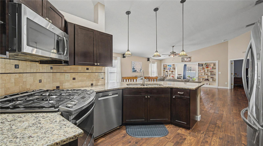 Lutz, Florida 33559, 3 Bedroom Bedrooms, ,2 Bathroombathrooms,Residential,For Sale,Mistwood,0,Mfrtb8528543