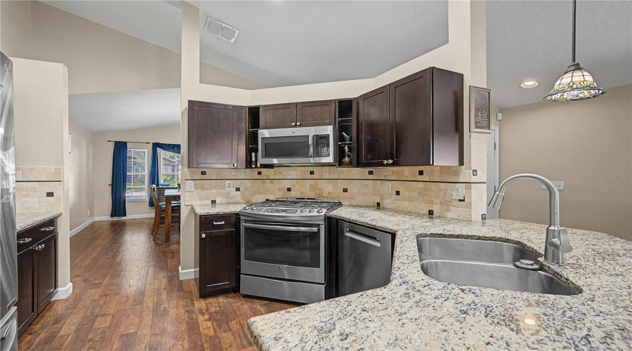 Lutz, Florida 33559, 3 Bedroom Bedrooms, ,2 Bathroombathrooms,Residential,For Sale,Mistwood,0,Mfrtb8528543