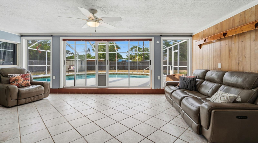 Pinellas Park, Florida 33781, 2 Bedroom Bedrooms, ,2 Bathroombathrooms,Residential,For Sale,71St,0,Mfrtb8502921