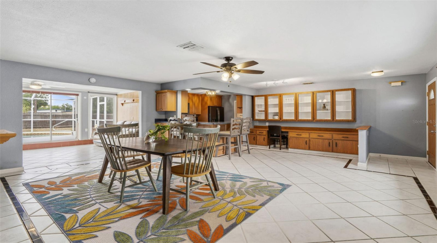 Pinellas Park, Florida 33781, 2 Bedroom Bedrooms, ,2 Bathroombathrooms,Residential,For Sale,71St,0,Mfrtb8502921