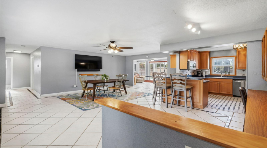 Pinellas Park, Florida 33781, 2 Bedroom Bedrooms, ,2 Bathroombathrooms,Residential,For Sale,71St,0,Mfrtb8502921
