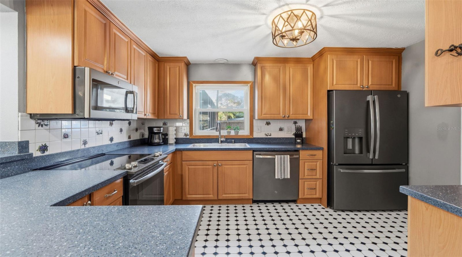 Pinellas Park, Florida 33781, 2 Bedroom Bedrooms, ,2 Bathroombathrooms,Residential,For Sale,71St,0,Mfrtb8502921