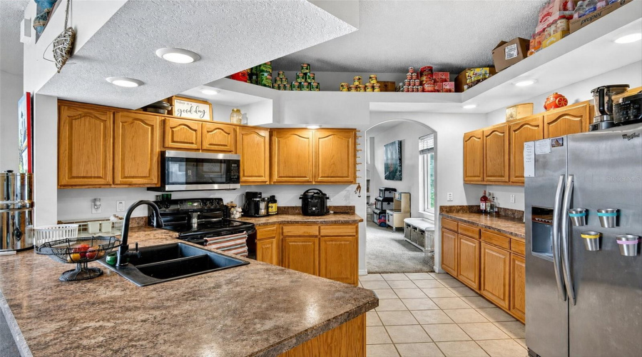 Weeki Wachee, Florida 34613, 3 Bedroom Bedrooms, ,3 Bathroombathrooms,Residential,For Sale,Mavis,0,Mfrtb8533945