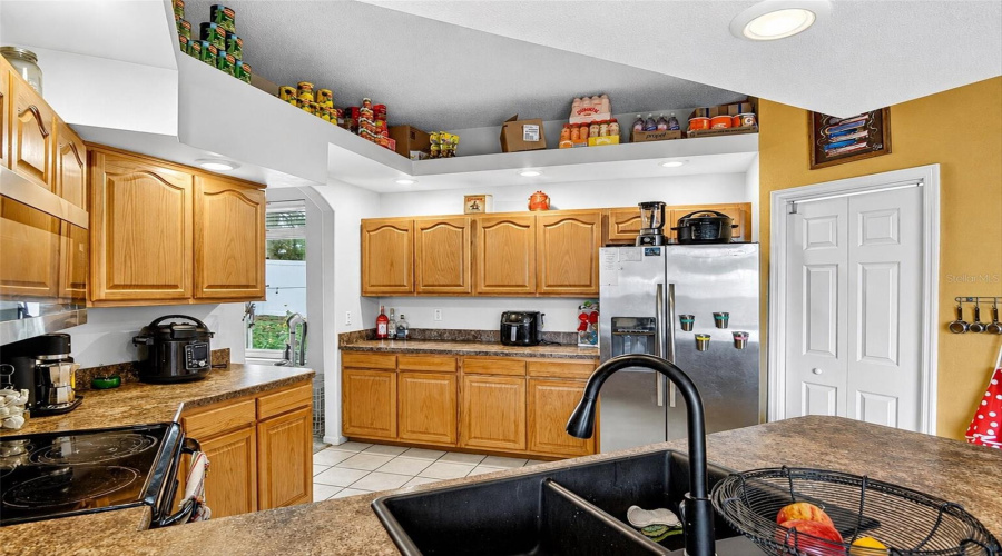 Weeki Wachee, Florida 34613, 3 Bedroom Bedrooms, ,3 Bathroombathrooms,Residential,For Sale,Mavis,0,Mfrtb8533945