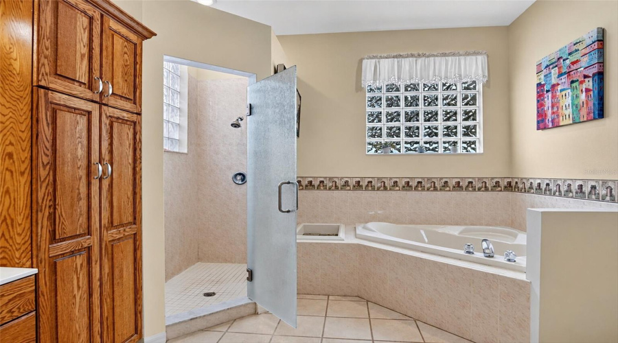 Weeki Wachee, Florida 34613, 3 Bedroom Bedrooms, ,3 Bathroombathrooms,Residential,For Sale,Mavis,0,Mfrtb8533945